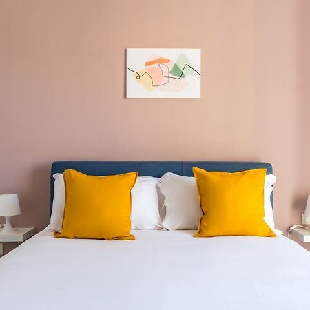 Maria'S Bright Flats At The Cathedral Apartment เนเปิลส์ ภายนอก รูปภาพ