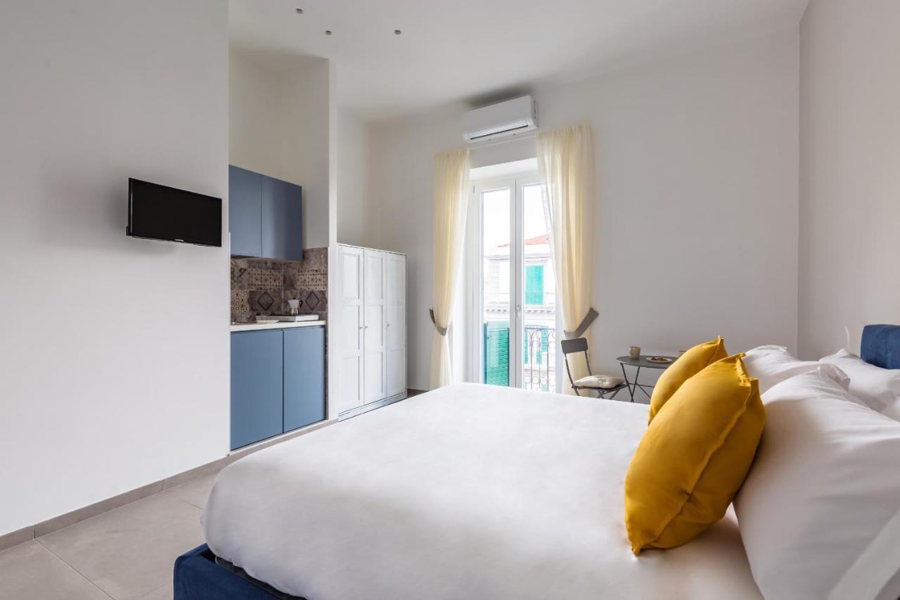 Maria'S Bright Flats At The Cathedral Apartment เนเปิลส์ ภายนอก รูปภาพ