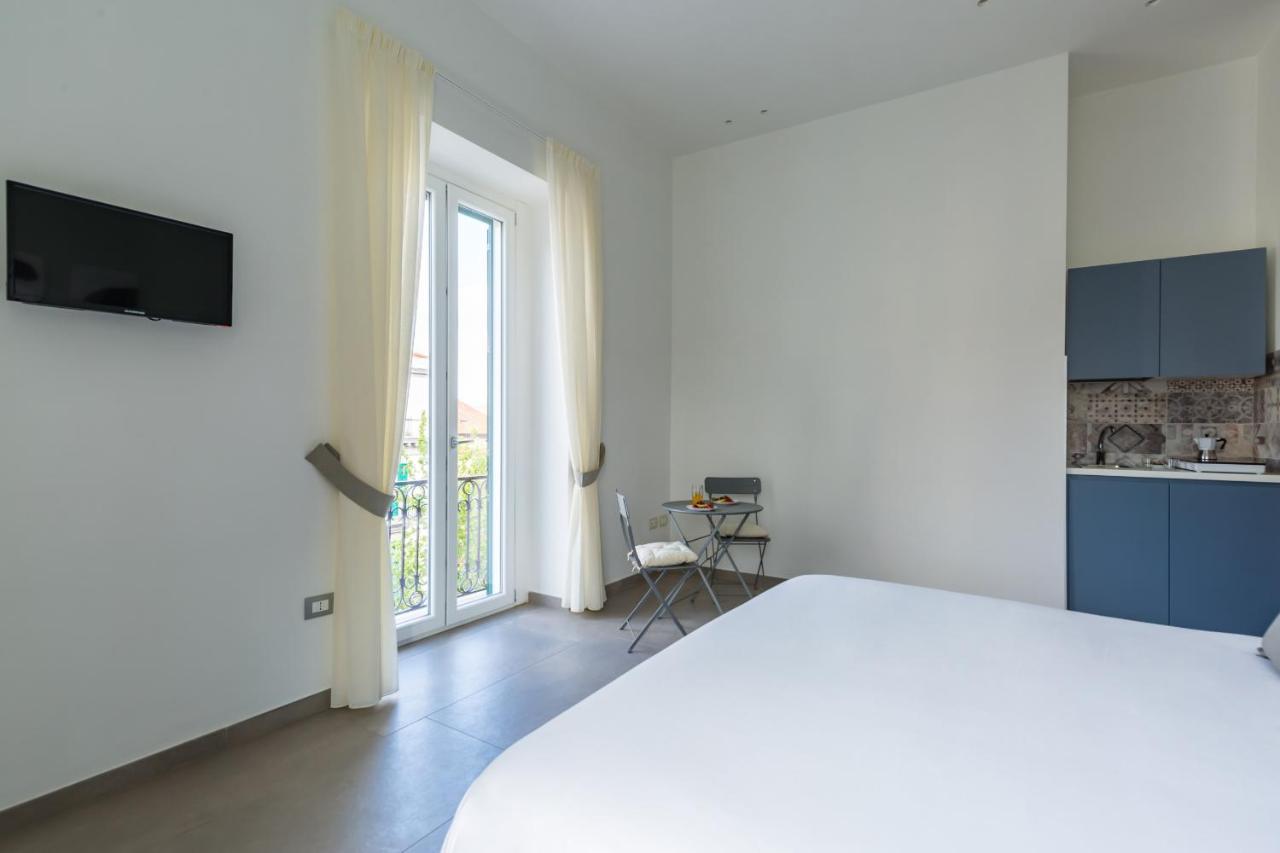 Maria'S Bright Flats At The Cathedral Apartment เนเปิลส์ ภายนอก รูปภาพ