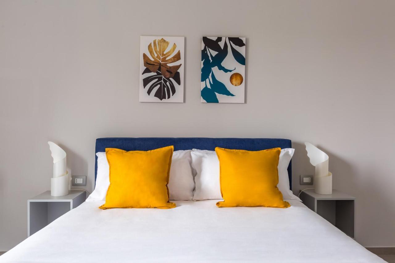 Maria'S Bright Flats At The Cathedral Apartment เนเปิลส์ ภายนอก รูปภาพ