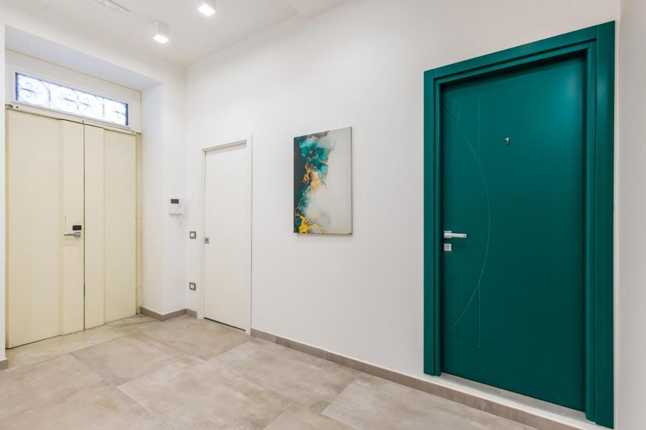 Maria'S Bright Flats At The Cathedral Apartment เนเปิลส์ ภายนอก รูปภาพ